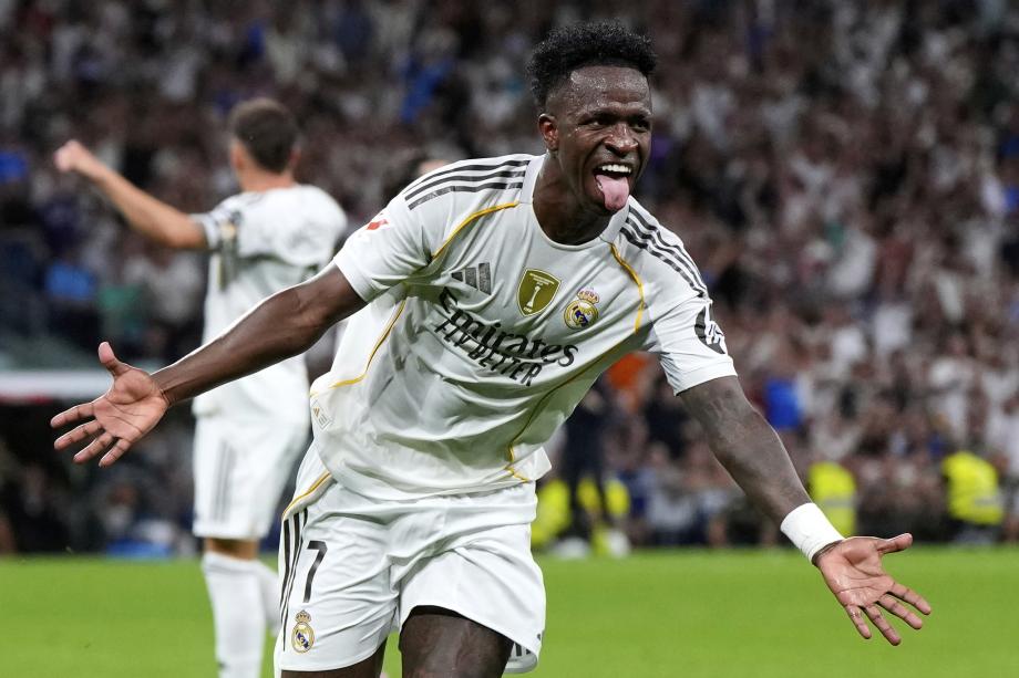 的表现始终 的表现始终