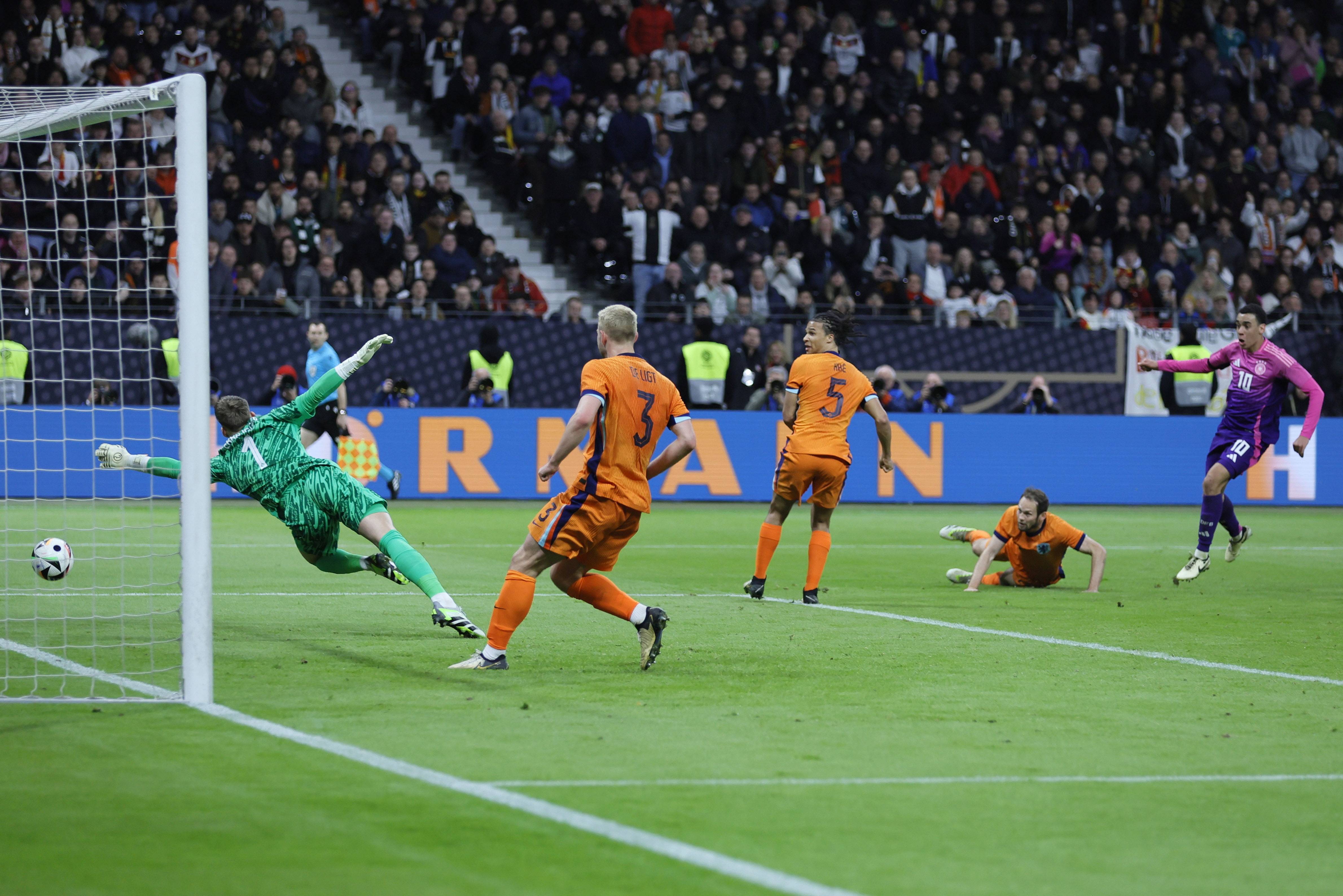 她的家境并 她的家境并