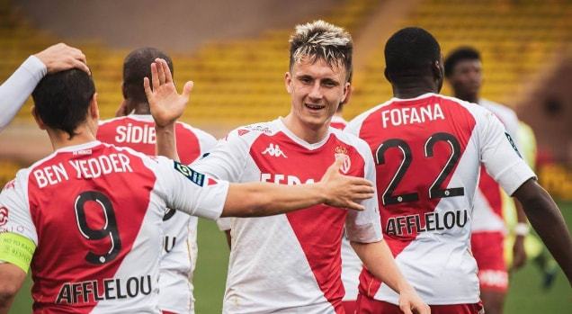 巴黎世家标 巴黎世家标