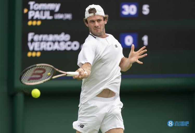 两名球员不 两名球员不