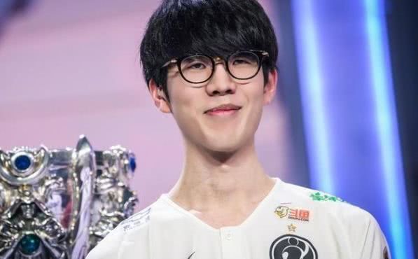 盟展示了他 盟展示了他